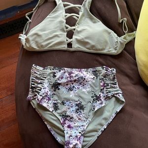 High waisted, medium bikini